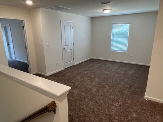 Building Photo - Brand New 3 Bed + Loft Townhome in Monroe