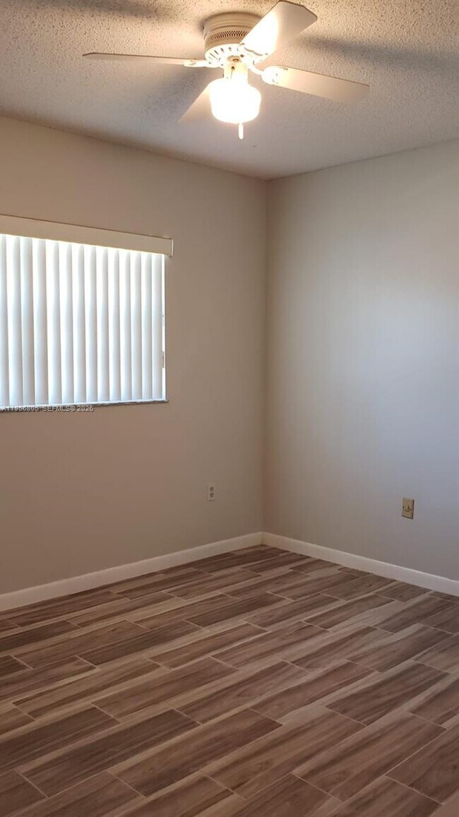 Building Photo - 1280 SE 9th St