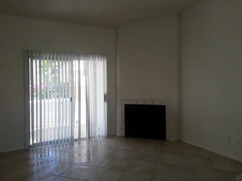 Building Photo - Mission Springs Apartment