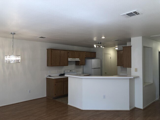 Building Photo - 9709 Sugar Hill Dr