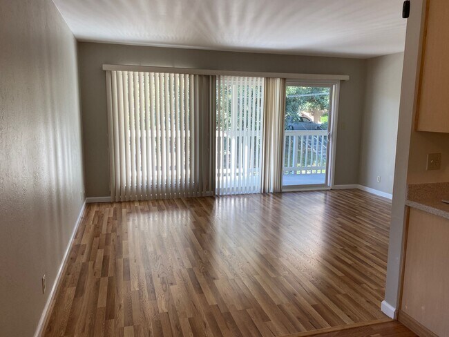 Livingroom - 417 Portofino Dr