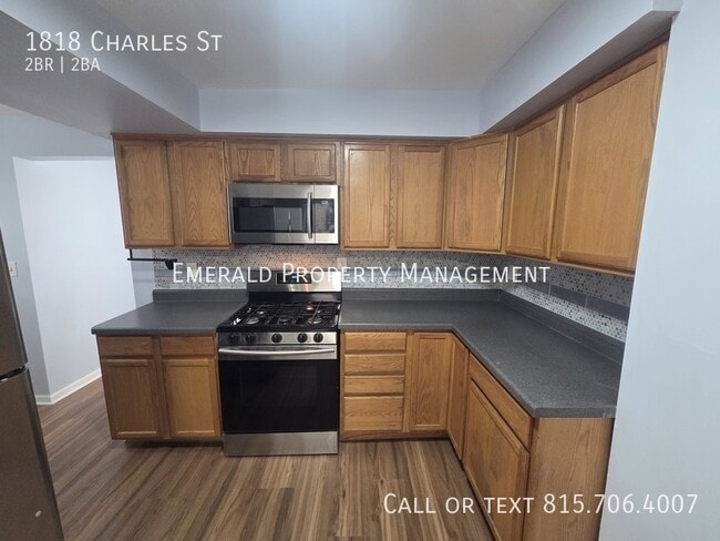 Building Photo - 1818 Charles St