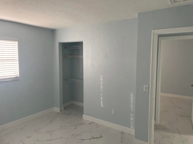 Building Photo - 4717 Carver St