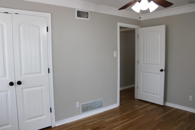 Building Photo - 4305 Randel Dr
