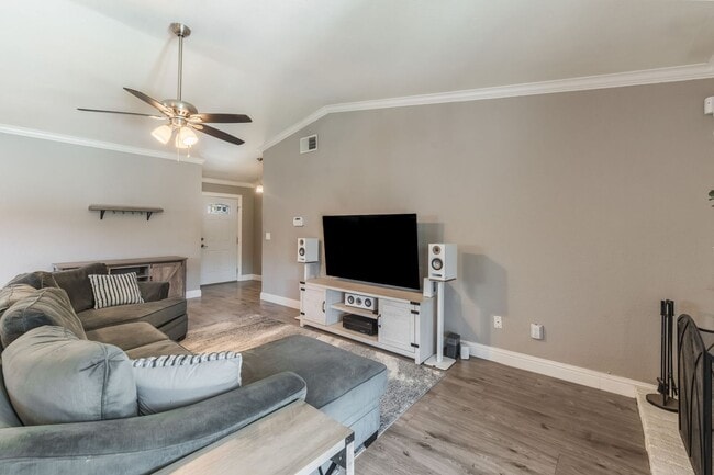 Building Photo - 10222 Sunol Way