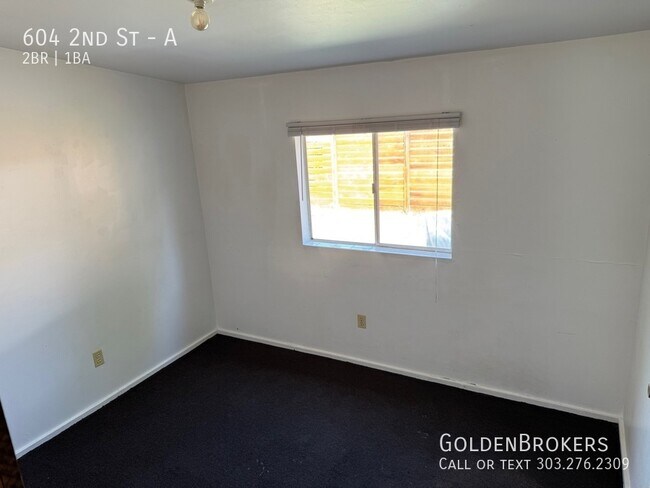 Building Photo - 604 2nd St