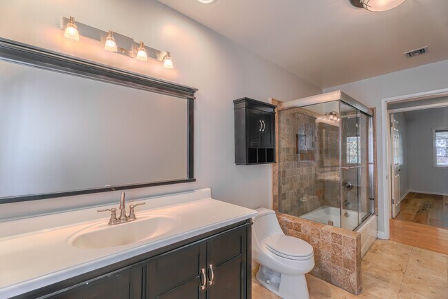 Building Photo - 24332 Hatteras St