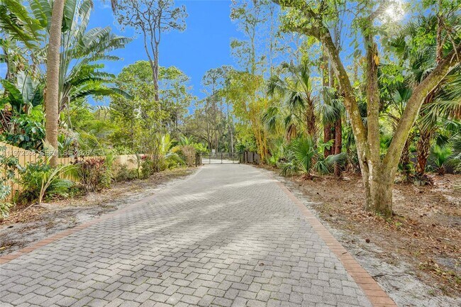 Building Photo - 13161 179th Ct N