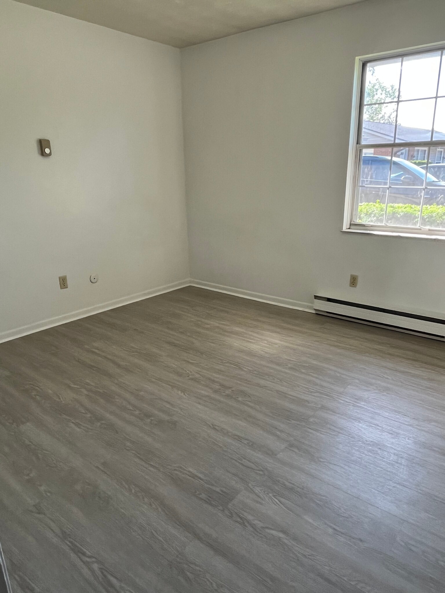 Building Photo - 1020 Arrowhead Dr