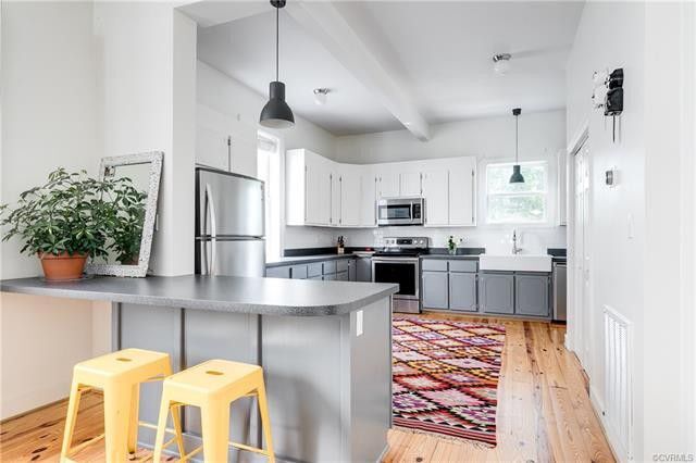 Kitchen - 3033 Grayland Ave