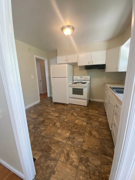 Building Photo - 6103 Fairlane Dr