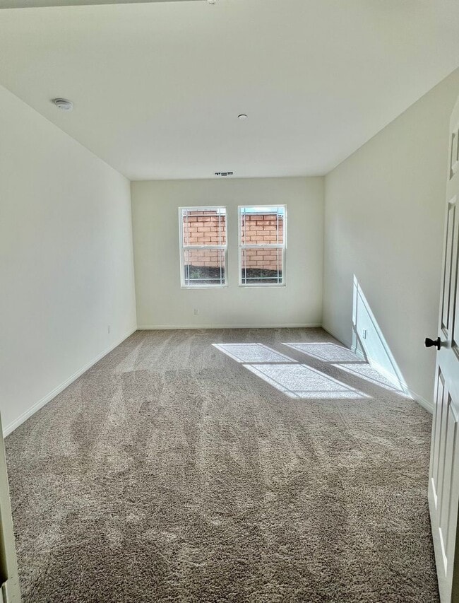 Building Photo - Recently built SINGLE STORY 4 bed, 2 bath, plus office - Riverside
