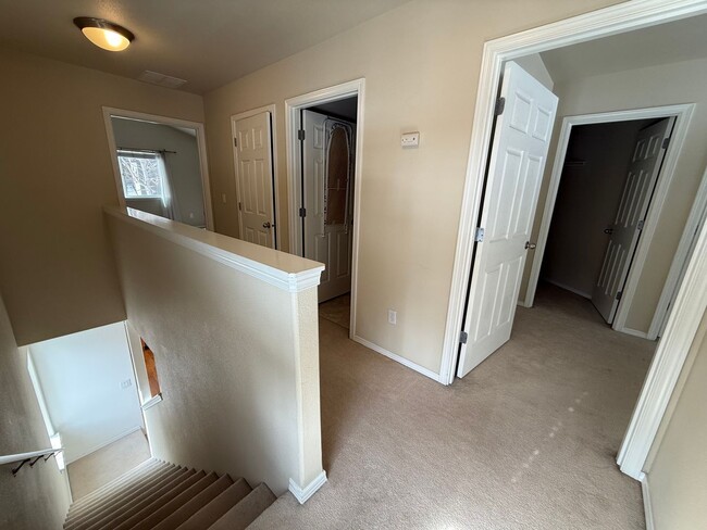 Building Photo - Beautifully Maintained 2 Bed/ 2.5 Bath - River Canyon Estates