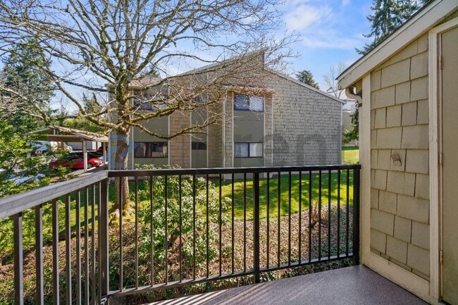 Building Photo - 2020 Grant Ave S