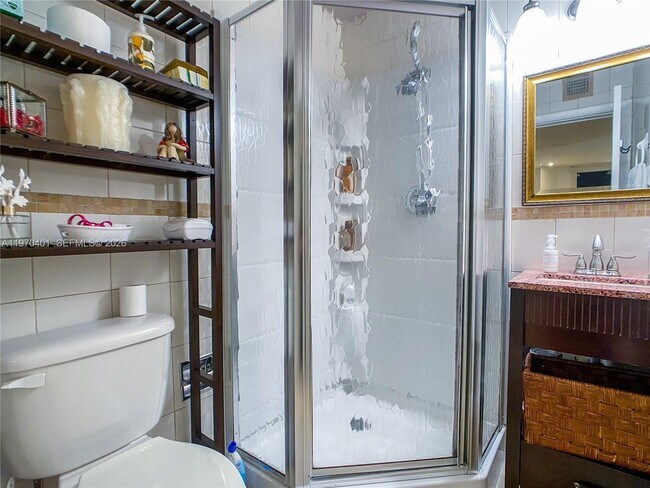 Building Photo - 956 Mockingbird Ln