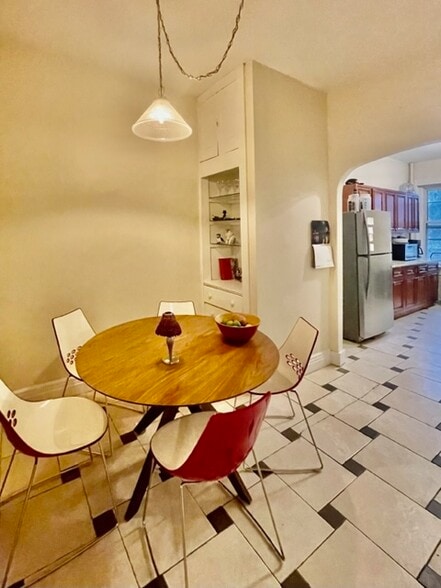 Primary Photo - 18 Euston St