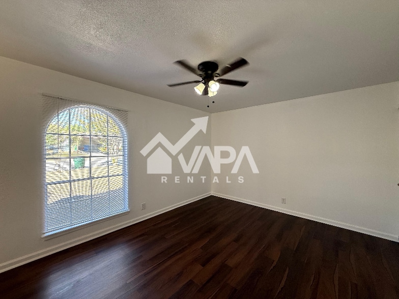 Building Photo - 9418 Shields Dr