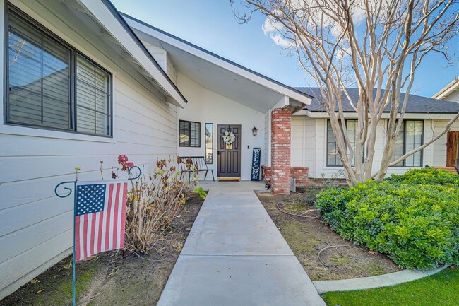 Building Photo - Cute home in Northwest Bakersfield!