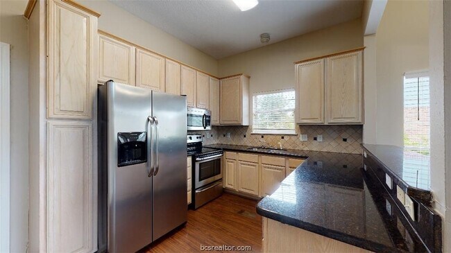 Building Photo - 1621 Park Pl