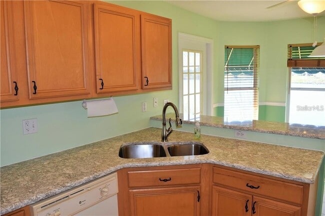 Building Photo - 29530 Waggle Dr