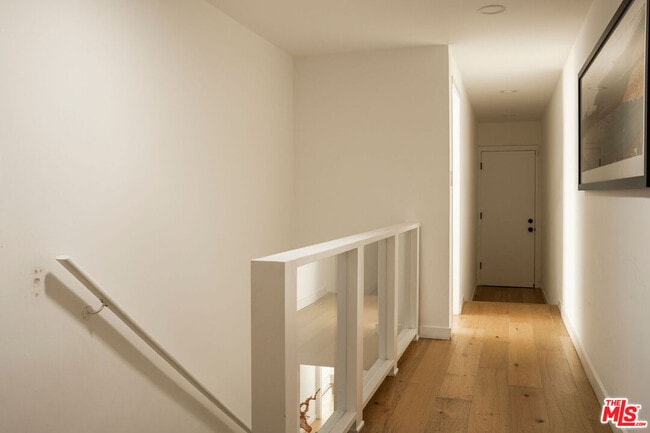 Building Photo - 2410 Nichols Canyon Rd