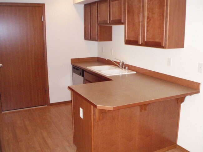 Building Photo - Hopkins - 1402