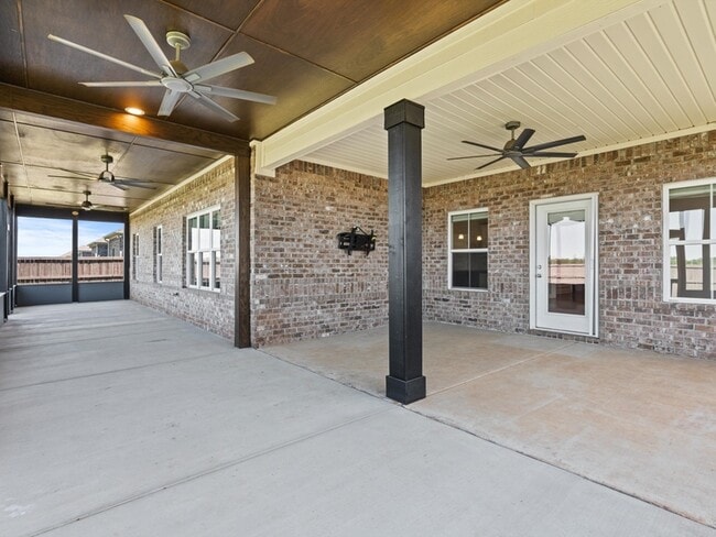 Building Photo - 124 Shangrila Wy
