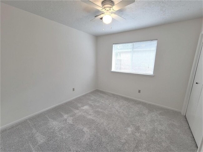 Building Photo - 915 Valley Ranch Dr