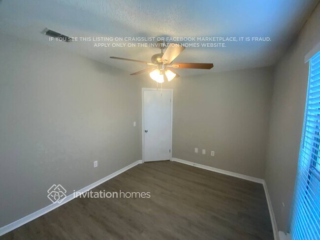 Building Photo - 7924 Honeysuckle Rose Ln