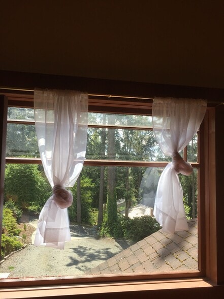 Building Photo - 105 125th St E