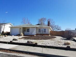 Building Photo - 1360 Princess Ave