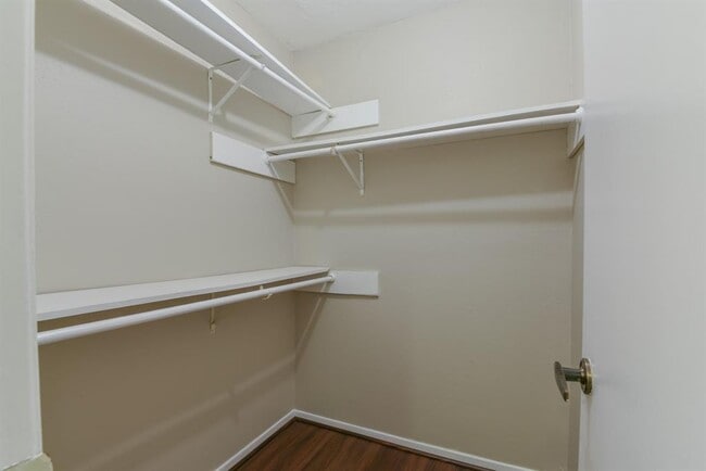 Building Photo - 16959 Nicole Ln