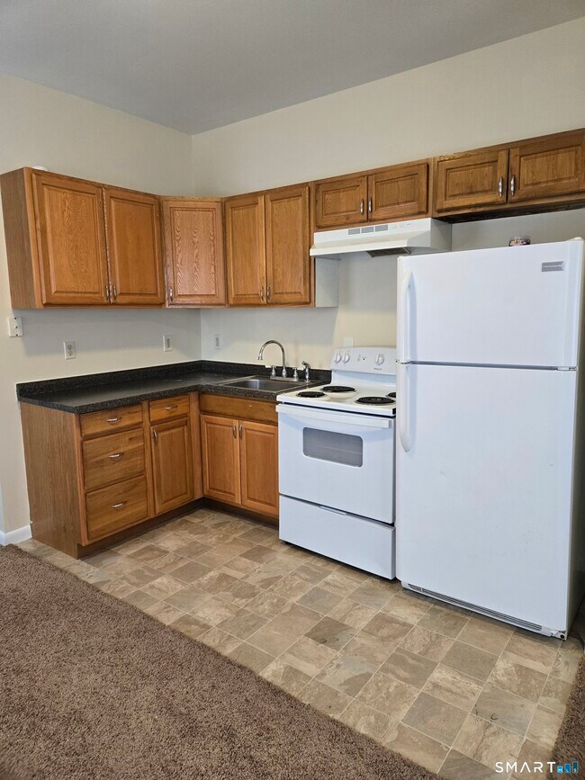 Building Photo - 64 Lake Ave