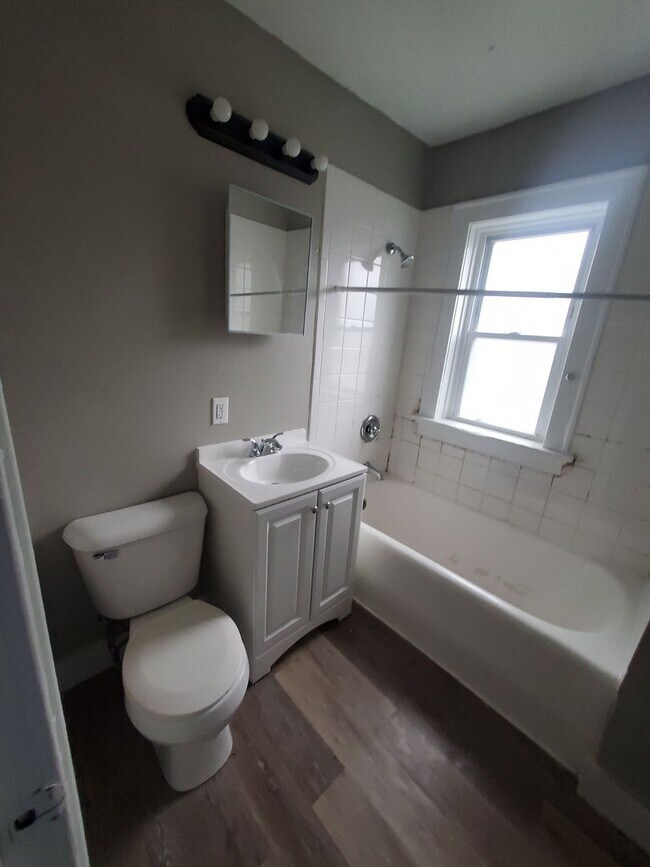 Interior Photo - 4603 N 29th St - 6 unit