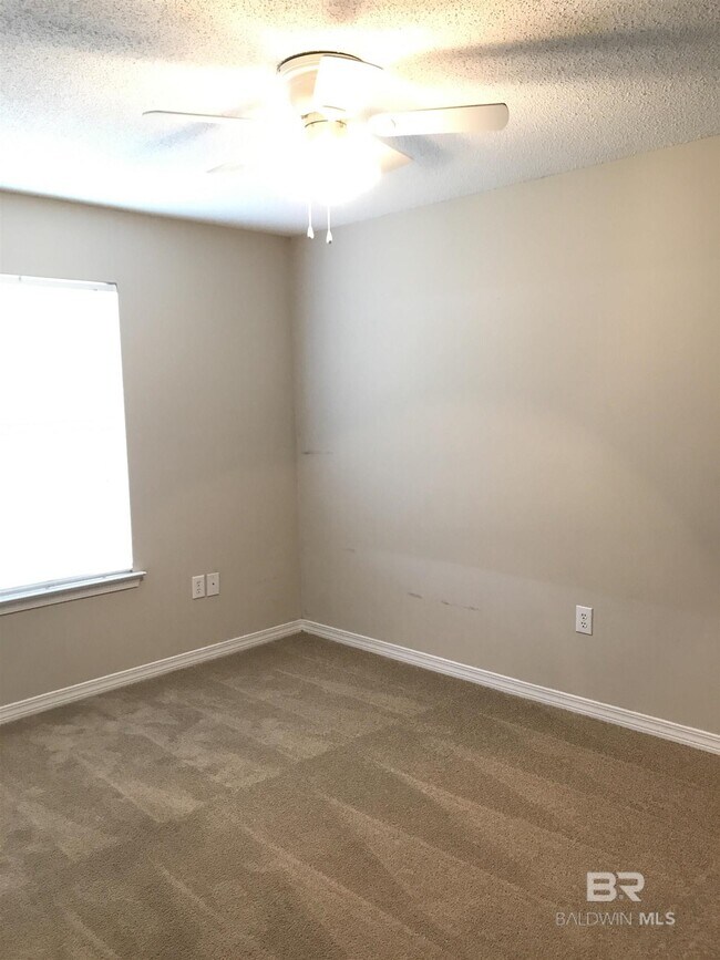 Building Photo - 25855 Argonne Dr