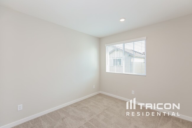 Building Photo - 31587 Willowood Way