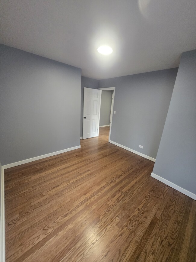 Building Photo - 22 N Lewis Ave