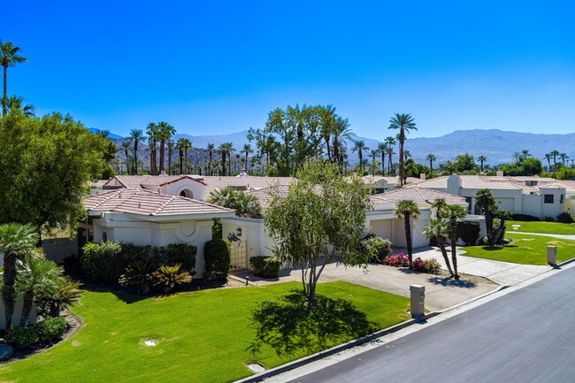 Building Photo - 75395 Riviera Dr