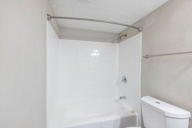 Building Photo - Affordable Living 20 Minutes from Everything Atlanta -2 Bedroom 2 1/2 Baths only $1300*