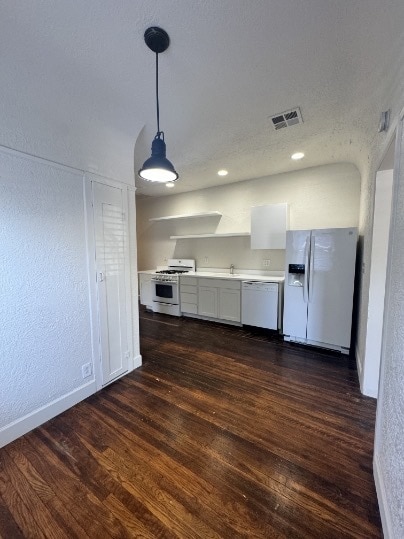 Building Photo - Charming Historic "Shot Gun Style" 2 bedroom Duplex