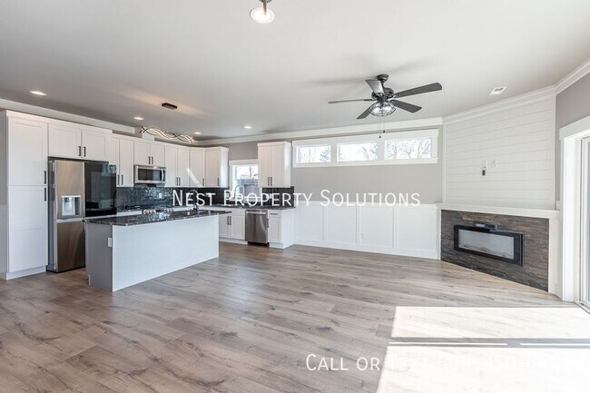 Building Photo - 1213 Rd F .2 NE