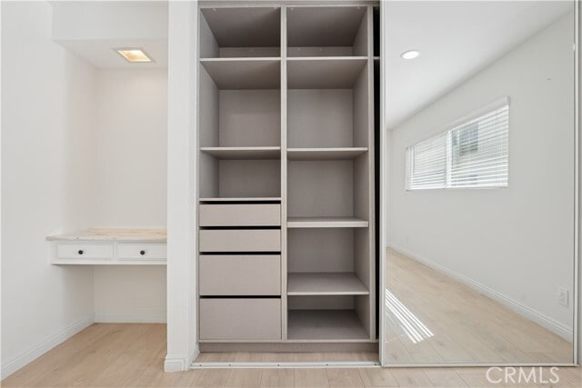 Building Photo - 5330 Zelzah Ave