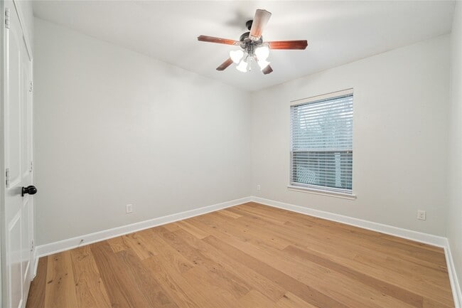 Building Photo - 226 Jade Pointe