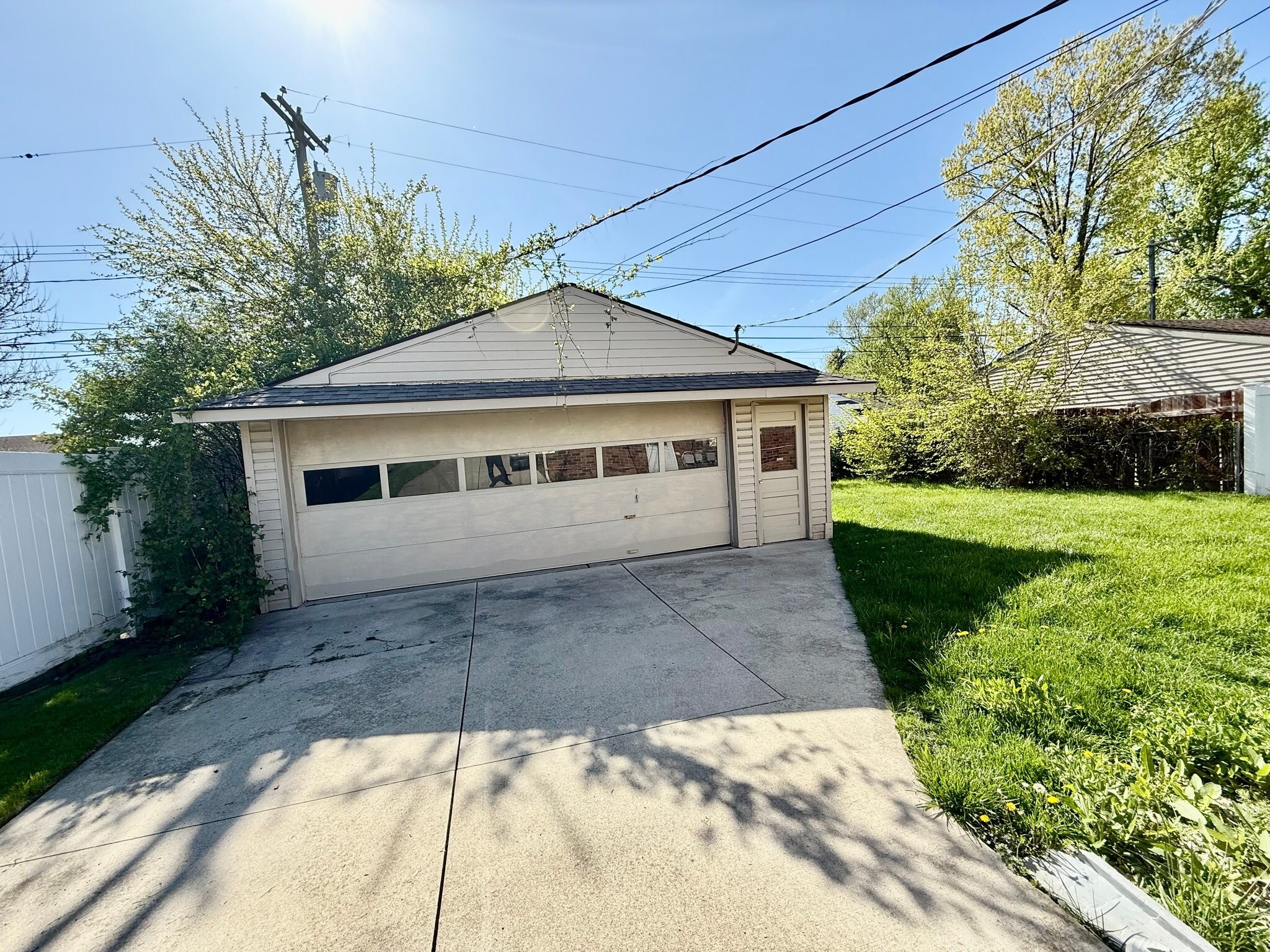 Building Photo - 18552 Hamann St