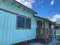 Building Photo - Three Bedroom Home