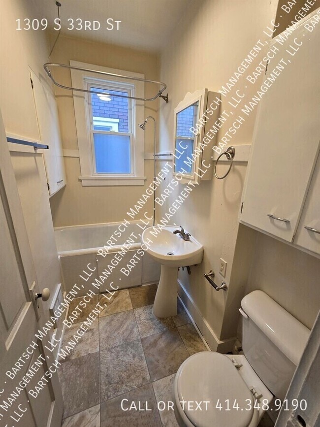 Building Photo - 1309 S 33rd St