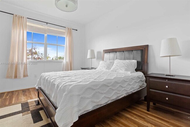 Building Photo - 970 SW 144th Ave