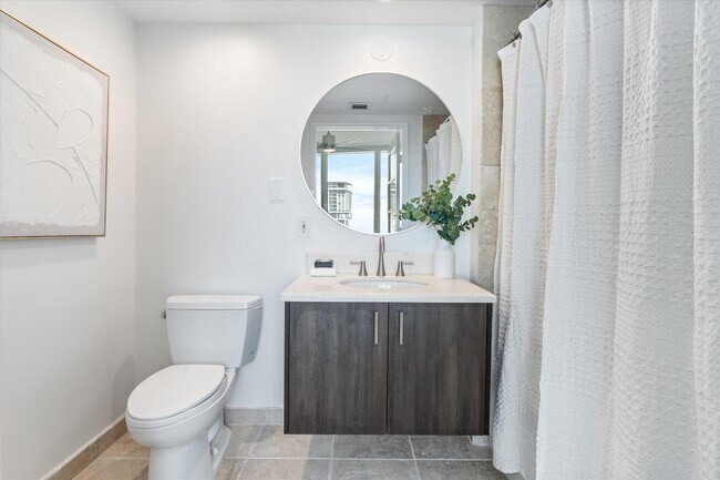 Building Photo - 333 Las Olas Way