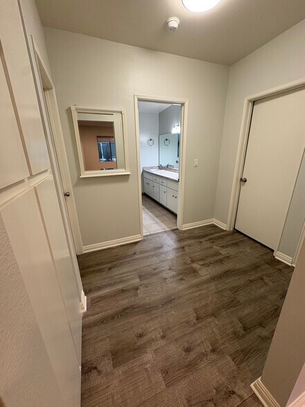 Hallways between bedrooms, living room and bathroom - 3322 Helms Ave
