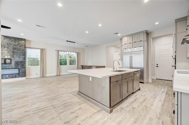 Building Photo - 3395 Stone View Ave